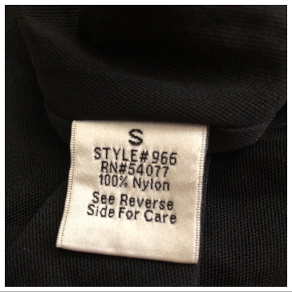 CABI LAYERED VERSATILE TANK - Picture 2 of 2